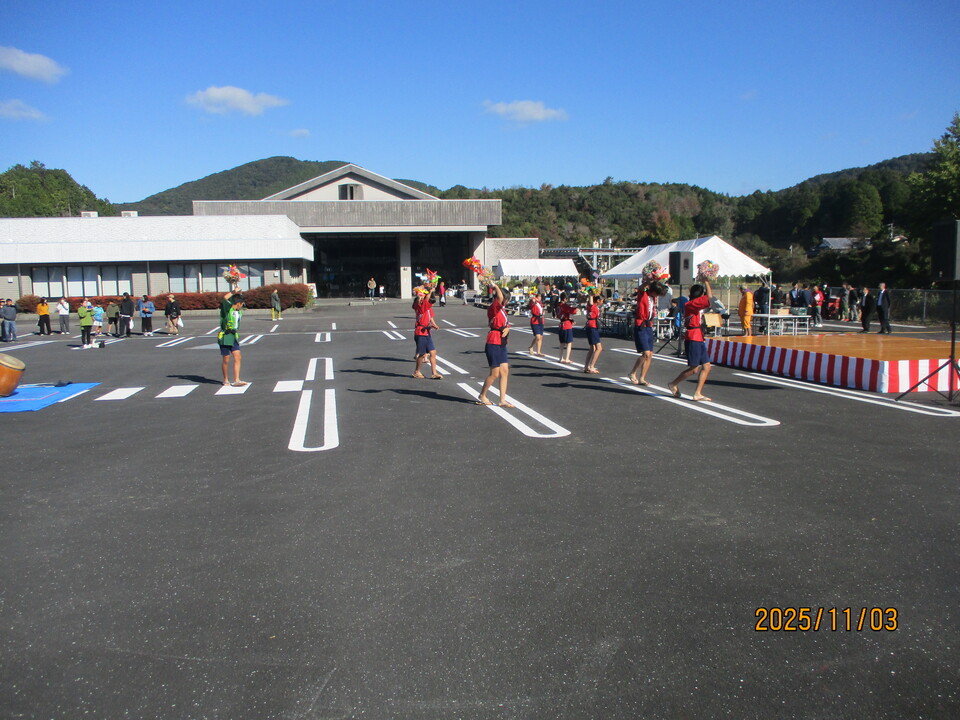 R7三原中学校太刀踊り２